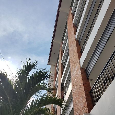Strawberry Residences Себу Экстерьер фото