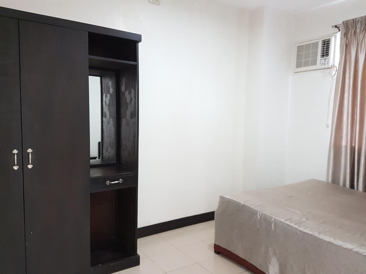 Strawberry Residences Себу Экстерьер фото
