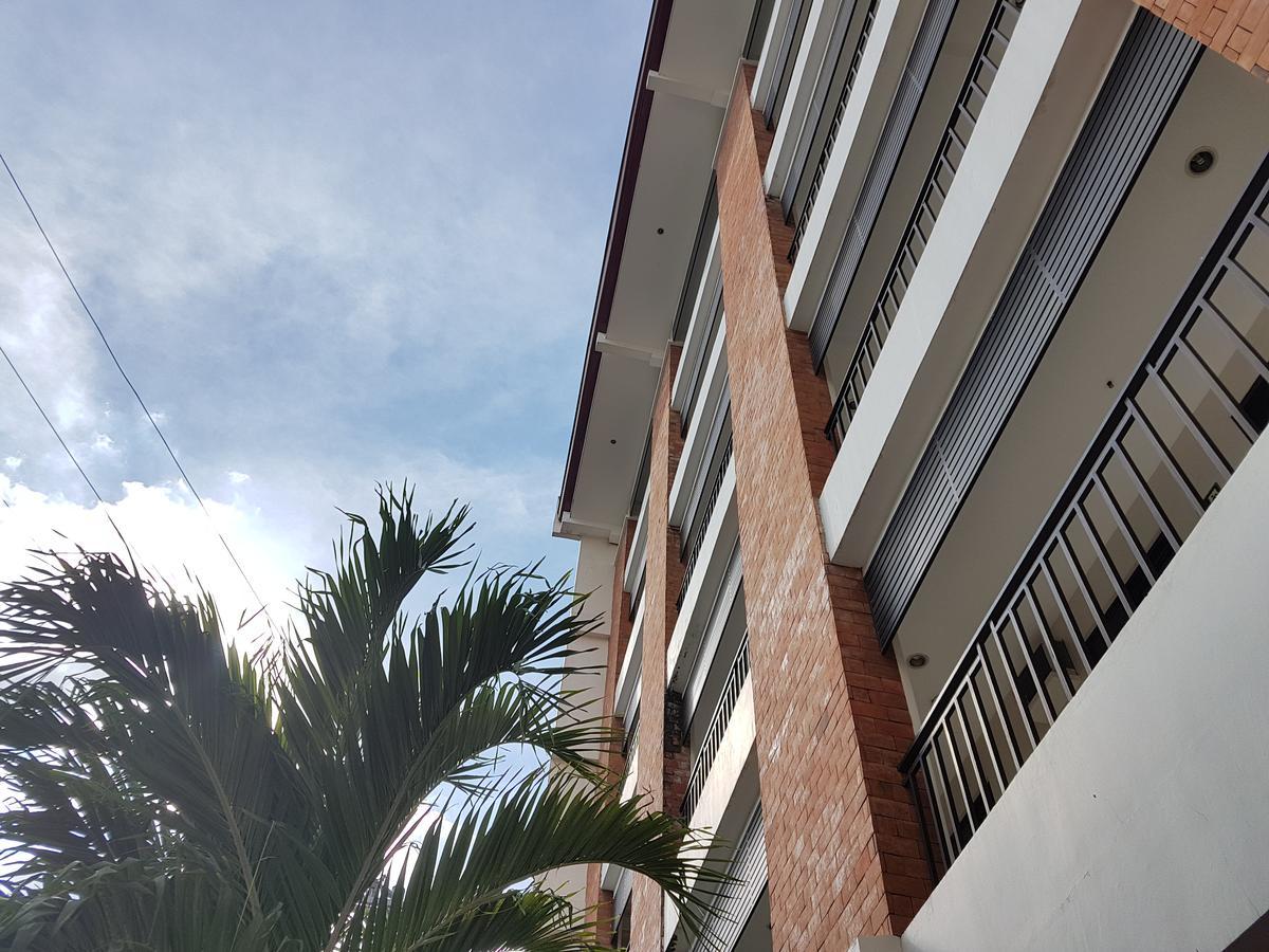 Strawberry Residences Себу Экстерьер фото